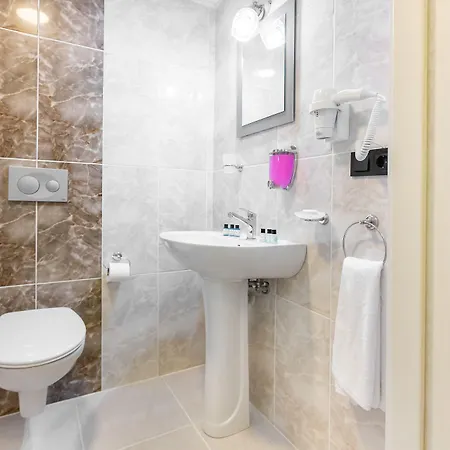 Blue Marmara فندق